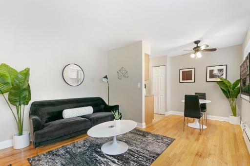 Cozy & Well-Equipped Studio Apt in Lakeview - Oakdale 412 - Housity