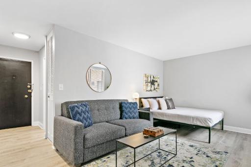 Convenient Location & Cozy Studio Apartment - Oakdale 218 rep - Housity