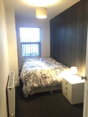 Private double room near City centre, Coventry - Housity
