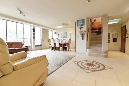 Cozy Room In shared apartment (penthouse) - Housity