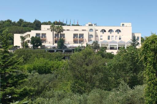 Nastro Azzurro Resort - Housity