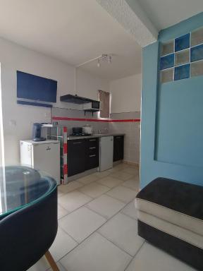 Charmante petite maison dans le Sud, idéal pour un couple ou couple avec 2 enfants - Housity