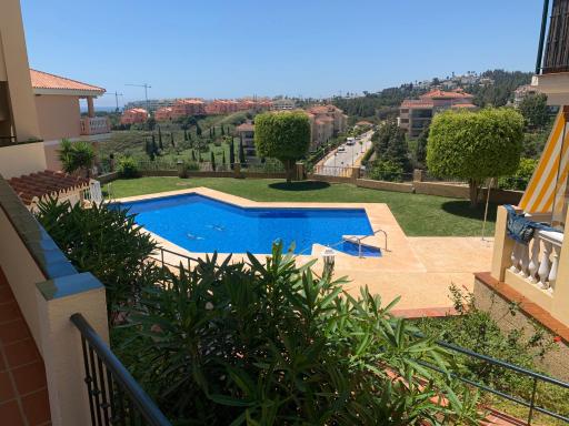 Apartamento con jardín y piscina en el faro de calaburras - Housity
