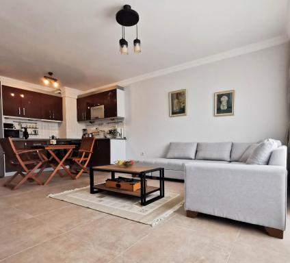 4+1 spacious apartment with sea view. 5 minutes from the beach - Housity