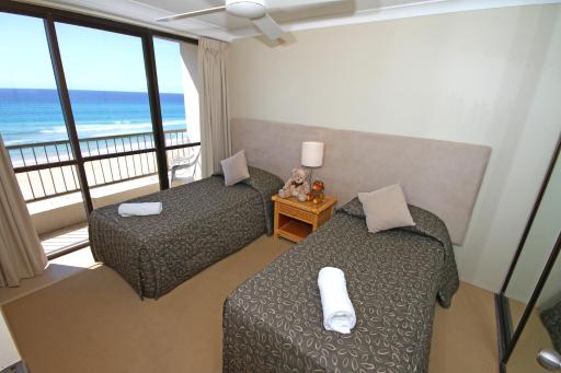 Beachfront San Simeon Beachfront Apartments Tugun - Housity