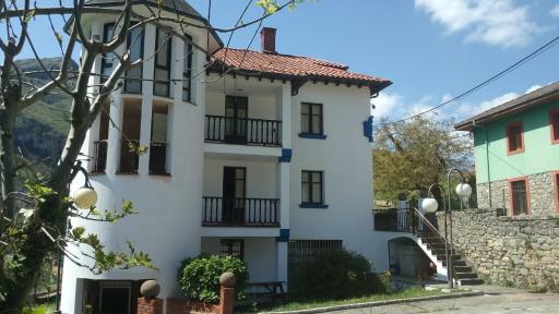 Les Vegues I - Housity
