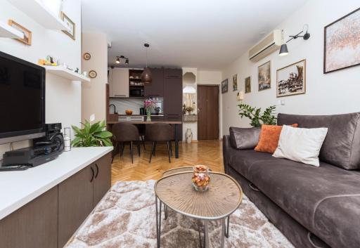 Chic apartment Zoja near beach with free parking - Housity