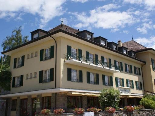 Châtonneyre Hotel & Restaurant - Housity