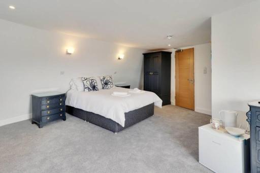 master accommodation suite 11 sea view - Housity