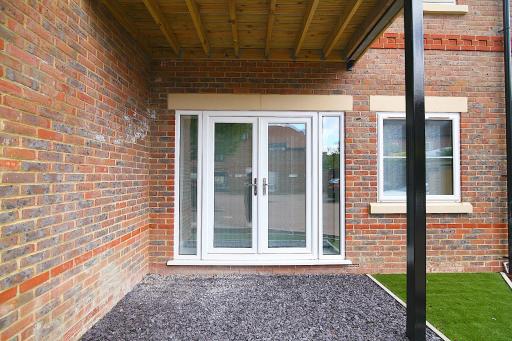 NEW - Stylish 2 bed, Farnham Common - Housity