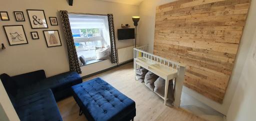 Cheddar Village Apartment - Housity