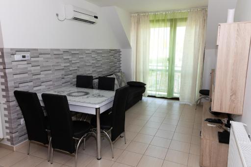 Big Suite for 4 Adults and 2 Children under 14 - Housity