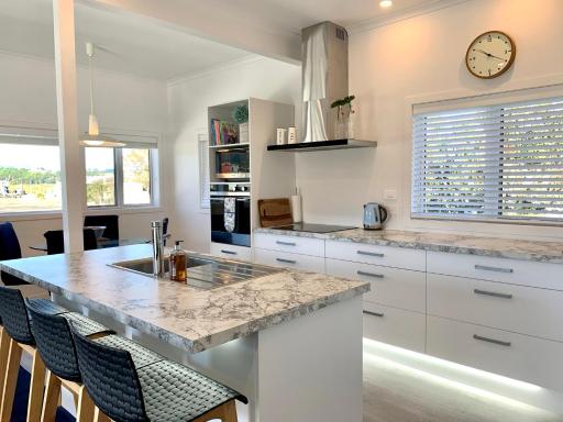 Coromandel Town Harbourside Cottage Luxury Accommodation - Housity