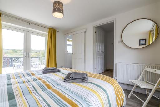 Little Hill - 3 Bedroom Bungalow - Wisemans Bridge - Housity