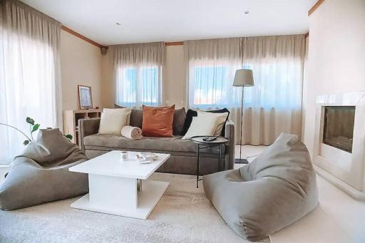 Plant Paradise Apartment - Housity