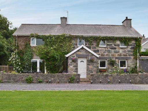 Carreg Y Garth Isaf - Hot Tub Nr Zip World - Housity