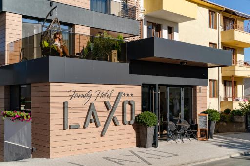 Beachfront Family Hotel LAXO - Housity