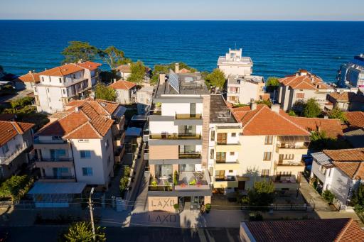 Beachfront Family Hotel LAXO - Housity