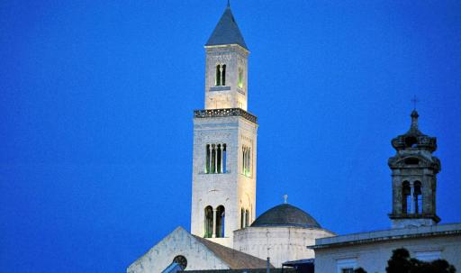 IL CAMPANILE APARTMENTS - Housity