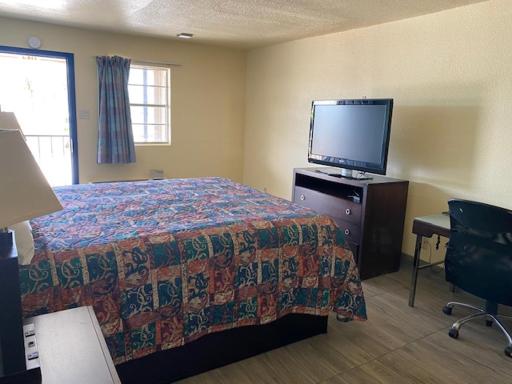 Texas Inn Seguin - Housity