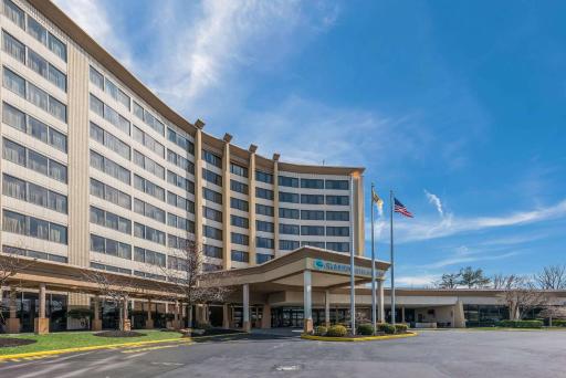 Clarion Hotel & Suites Mount Laurel - Housity