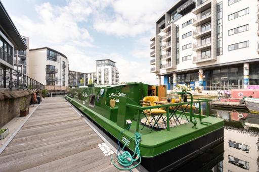 The Four Sisters Boatels - Houseboats - Housity