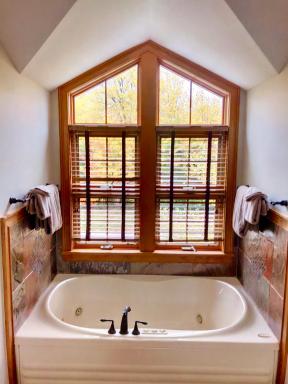 M1 Luxury home a short walk from the Mount Washington Hotel AC heated floor stunning views - Housity