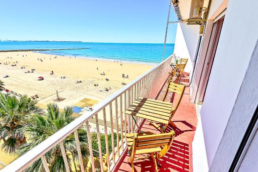 En Playa Apartamento con Balcón, Wifi - Housity