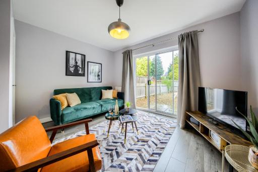 Coventry Contemporary House, M6, CBS Arena - RICOH, Private Parking, Sleeps 5, by EMPOWER HOMES - Housity