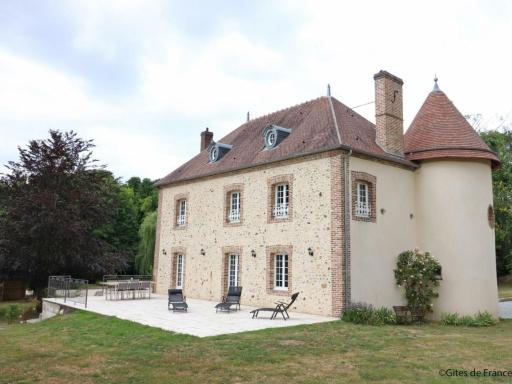 Maison de charme avec tour, jardin arboré et étang à Bizou - 6 pers, tout équipé, WiFi, terrasse - FR-1-497-139 - Housity