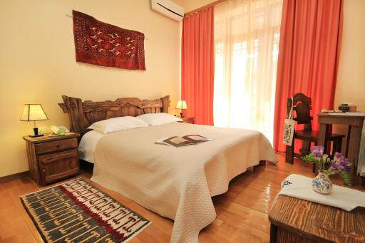 Silk Road Hotel - Housity
