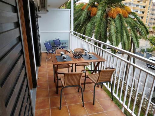 Modern apartment in Salou with shared pool 45 m² - Housity