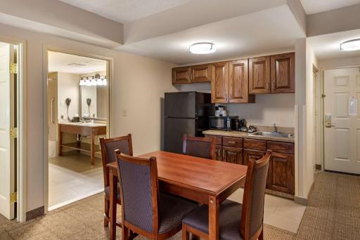 Comfort Inn & Suites Virginia Beach - Norfolk Airport - Housity