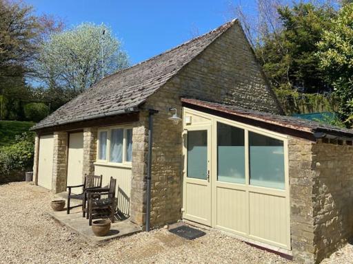 Far Hill Studio - Housity