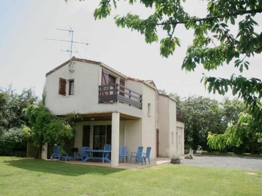 Gîte Saint-Aubin-la-Plaine, 3 pièces, 4 personnes - FR-1-426-225 - Housity