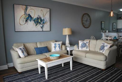 Grand Pointe 607 - Housity