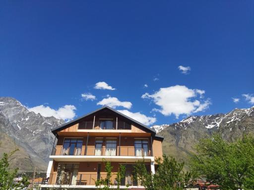 DISCOVER KAZBEGi HOTEL - Housity