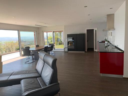 Villa au bord du lac de Morat avec vue imprenable - Housity