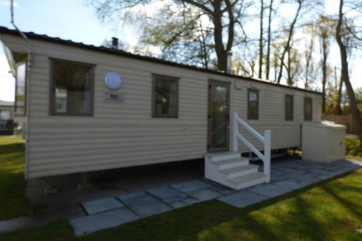 Weeley Lakeview Caravan. - Housity