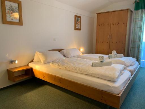Zur Linde - Housity