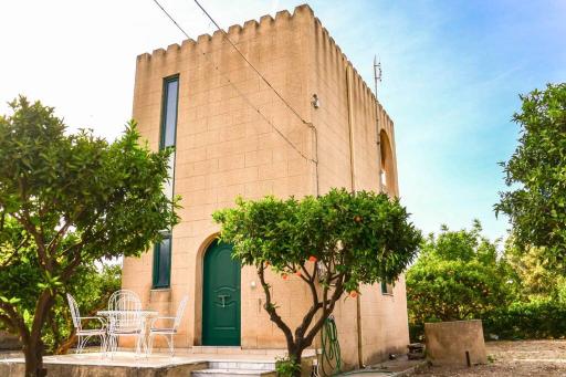 The Tower with the Orange tree garden - Housity