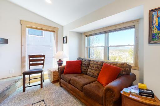 Modern Fraser Mountain Home - Housity