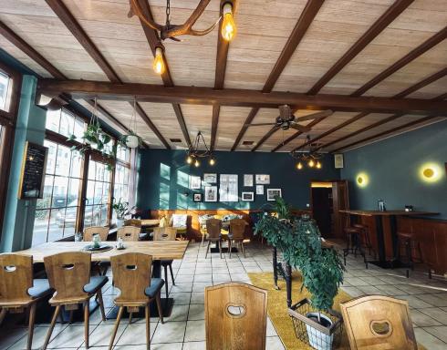 Hotel & Weinhaus Zum Schwarzen Bären - Hizvo