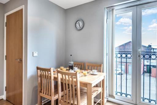 Merchants Gate - 2 Bed comfy apartment with parking and York Minster views - Hizvo