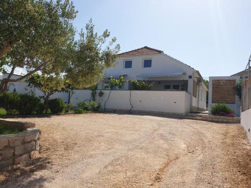 Apartments Paradiso Murter - Housity