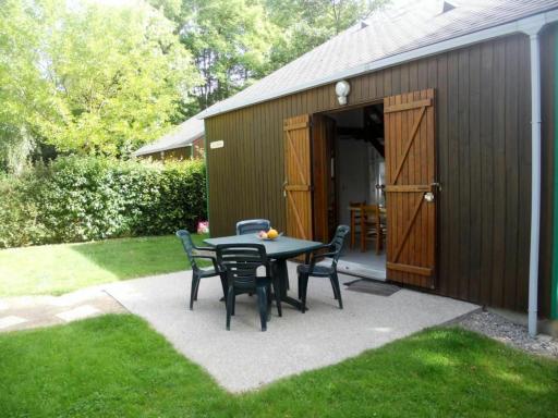 Chalet Saint-Denis-du-Maine, 3 pièces, 4 personnes - FR-1-600-88 - Housity