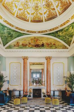 The Queens Hotel - Housity