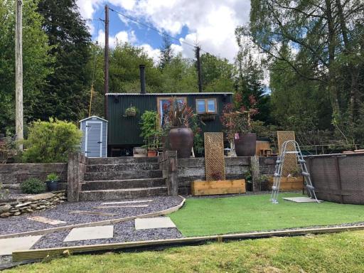 Betws View, Shepherd Hut - Housity