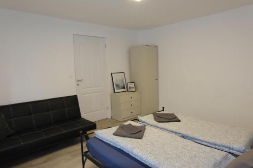 Kajári Apartmanház - Housity