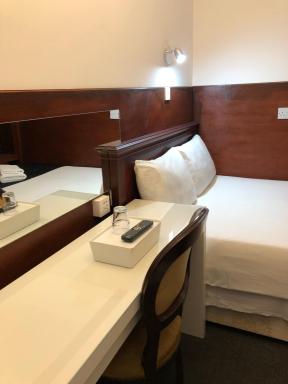 Plaza London Hotel - Housity
